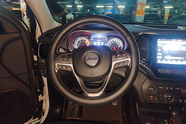 Used Jeep Cherokee 2020 2.0T Two-Wheel Drive Leading Edition Steering Wheel