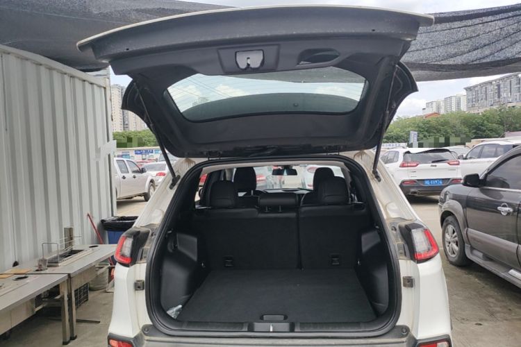 Used Jeep Cherokee 2020 2.0T Two-Wheel Drive Leading Edition Trunk