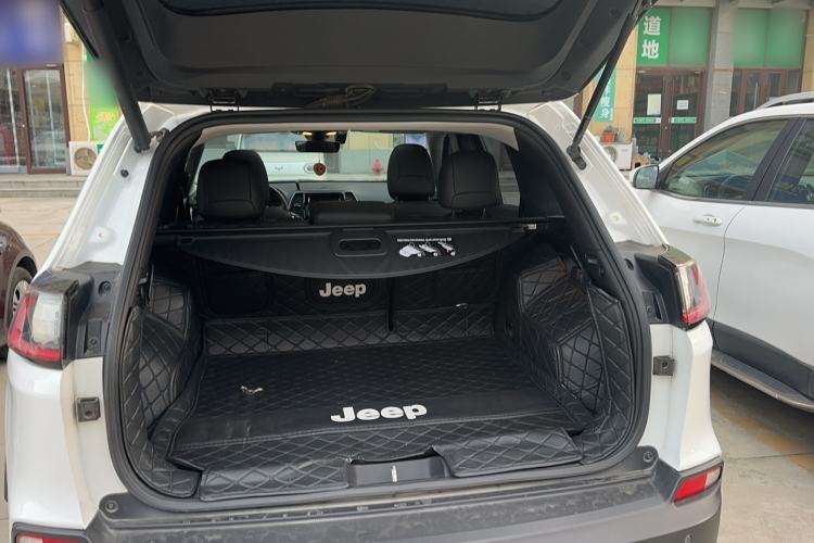 Used Jeep Cherokee 2020 2.0T Four-Wheel Drive Night Eagle Edition Trunk