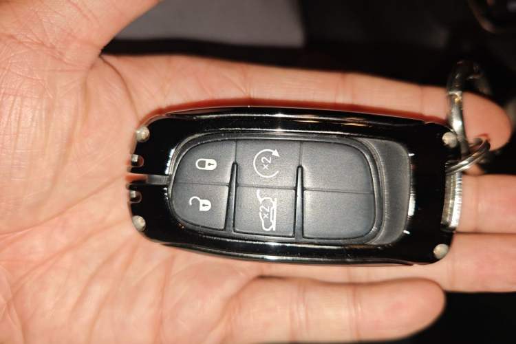 Used Jeep Cherokee 2020 2.0T Four-Wheel Drive Night Eagle Edition Vehicle Key