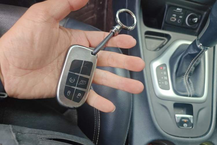 Used Jeep Cherokee 2020 2.0L Two-Wheel Drive Classic Sports Edition Vehicle Key