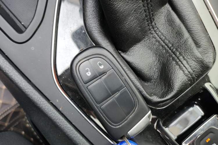 Used Jeep Cherokee 2020 2.0T Two-Wheel Drive Leading Edition Vehicle Key