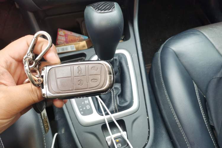 Used Jeep Cherokee 2020 2.0L Two-Wheel Drive Classic Sports Edition Vehicle Key