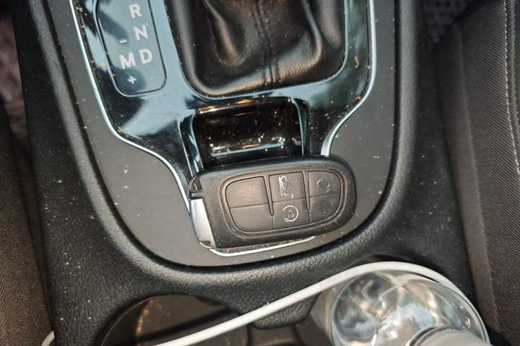Used Jeep Cherokee 2020 2.0T Four-Wheel Drive Luxury Edition Vehicle Key
