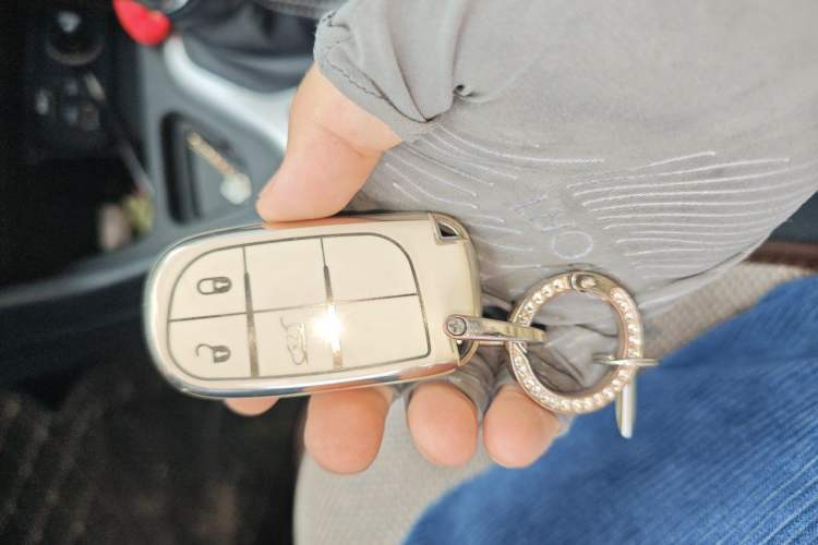 Used Jeep Cherokee 2020 2.0L Two-Wheel Drive Classic Sports Edition Vehicle Key