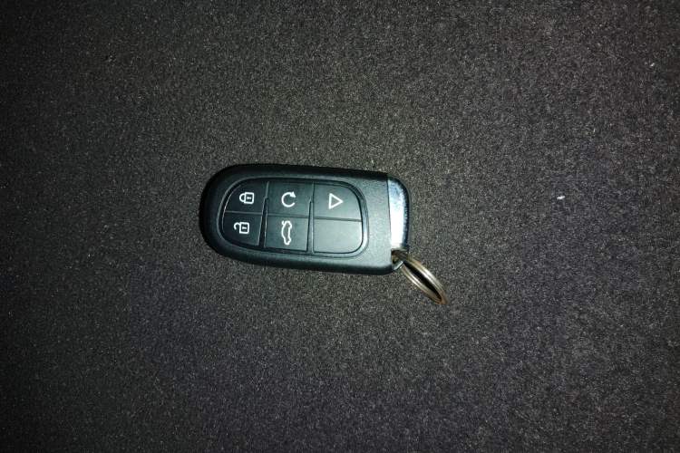 Used Jeep Cherokee 2020 2.0L Two-Wheel Drive Classic Sports Edition Vehicle Key