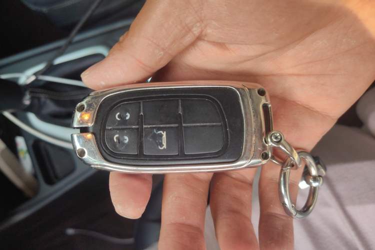 Used Jeep Cherokee 2020 2.0L Two-Wheel Drive Classic Sports Edition Vehicle Key