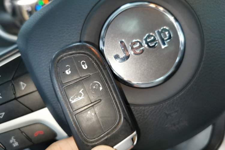 Used Jeep Cherokee 2020 2.0L Two-Wheel Drive Classic Sports Edition Vehicle Key
