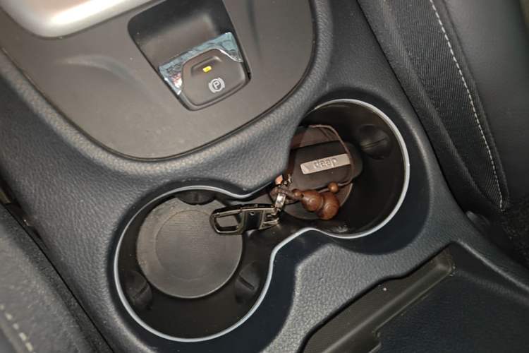 Used Jeep Cherokee 2020 2.0L Two-Wheel Drive Classic Sports Edition Vehicle Key