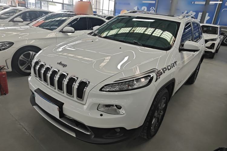 Used Jeep Cherokee 2020 2.0L Two-Wheel Drive Classic Sports Edition Guazi used car, China used car export, Used car for sale, Used  cars, Cheapest cars for sale