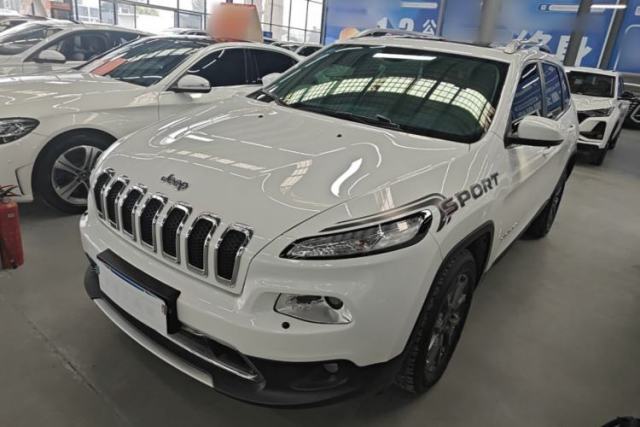 Used Jeep Cherokee 2020 2.0L Two-Wheel Drive Classic Sports Edition