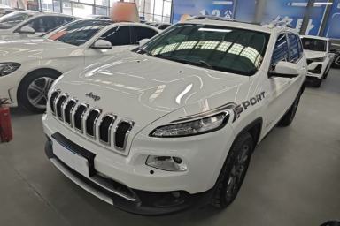 Used Jeep Cherokee 2020 2.0L Two-Wheel Drive Classic Sports Edition
