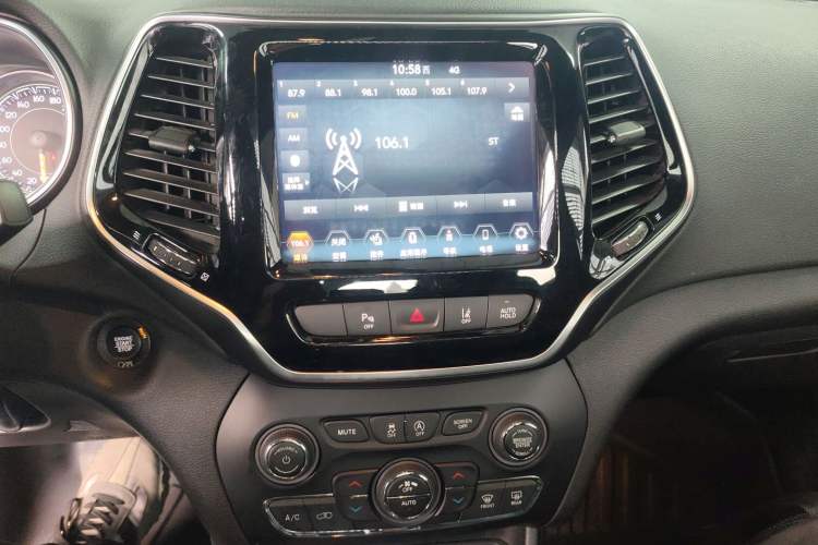 Used Jeep Cherokee 2021 2.0T Four-Wheel Drive 80th Anniversary Edition Audio And AC Panel