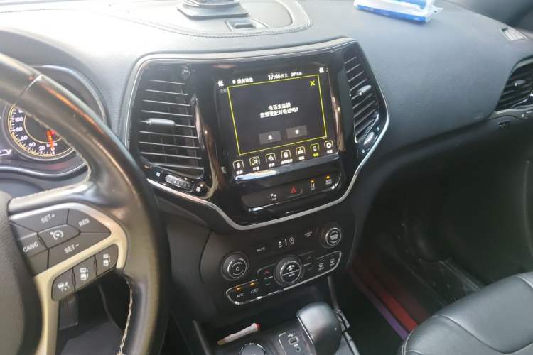 Used Jeep Cherokee 2021 2.0T Four-Wheel Drive 80th Anniversary Edition Audio And AC Panel