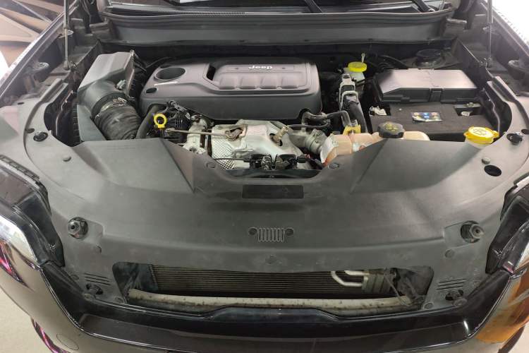 Used Jeep Cherokee 2021 2.0T Four-Wheel Drive 80th Anniversary Edition Engine Bay