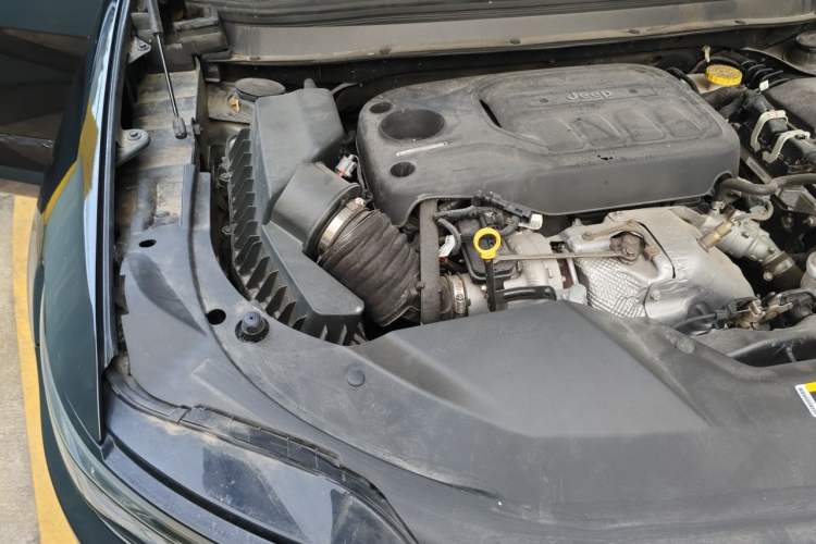 Used Jeep Cherokee 2021 2.0T Four-Wheel Drive 80th Anniversary Edition Engine Bay Right