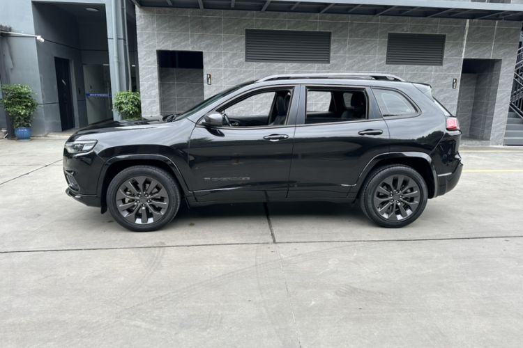 Used Jeep Cherokee 2021 2.0T Four-Wheel Drive 80th Anniversary Edition Exterior 2
