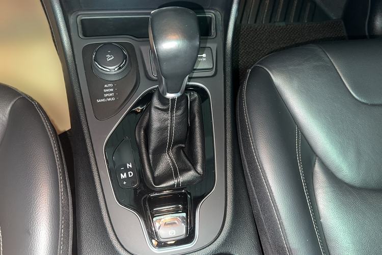 Used Jeep Cherokee 2021 2.0T Four-Wheel Drive 80th Anniversary Edition Gear Lever