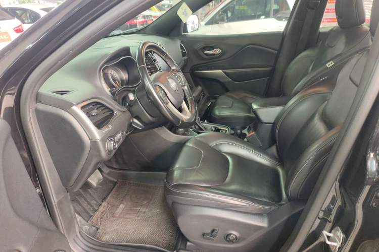Used Jeep Cherokee 2021 2.0T Four-Wheel Drive 80th Anniversary Edition Left Front Seat