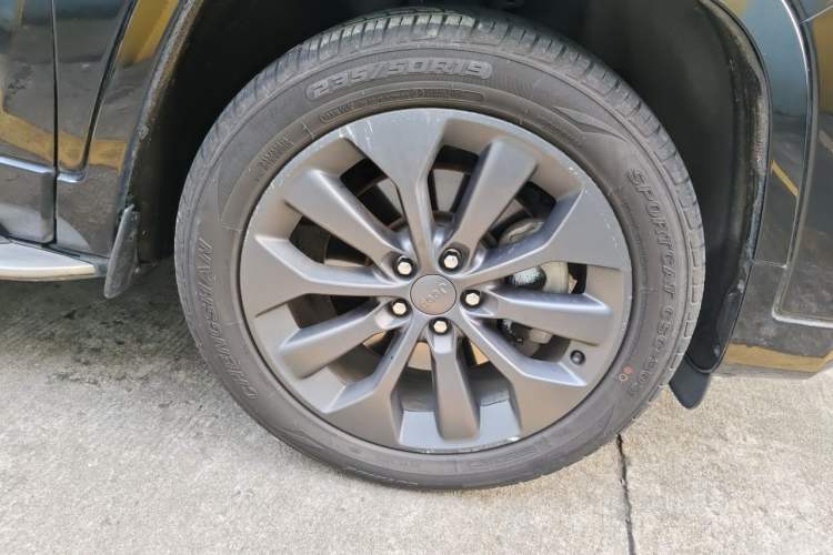 Used Jeep Cherokee 2021 2.0T Four-Wheel Drive 80th Anniversary Edition Right Front Wheel Hub