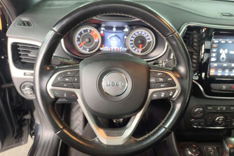 Used Jeep Cherokee 2021 2.0T Four-Wheel Drive 80th Anniversary Edition Steering Wheel