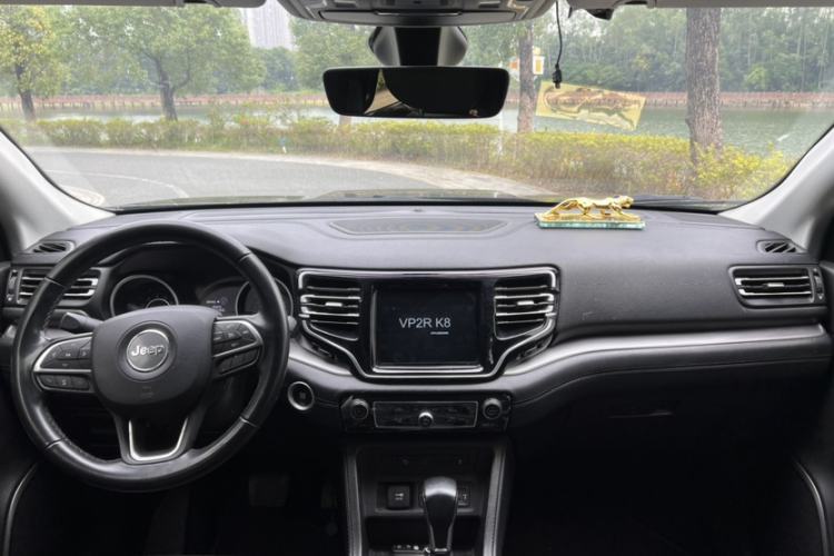 Used Jeep Commander 2018 2.0T Two-Wheel Drive Enjoyment Version China VI Emission Standard Audio And AC Panel