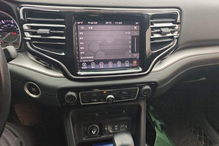 Used Jeep Commander 2018 2.0T Two-Wheel Drive Enjoyment Version China VI Emission Standard Audio And AC Panel