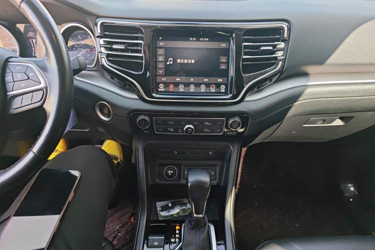 Used Jeep Commander 2018 2.0T Two-Wheel Drive Enjoy Edition China V Audio And AC Panel