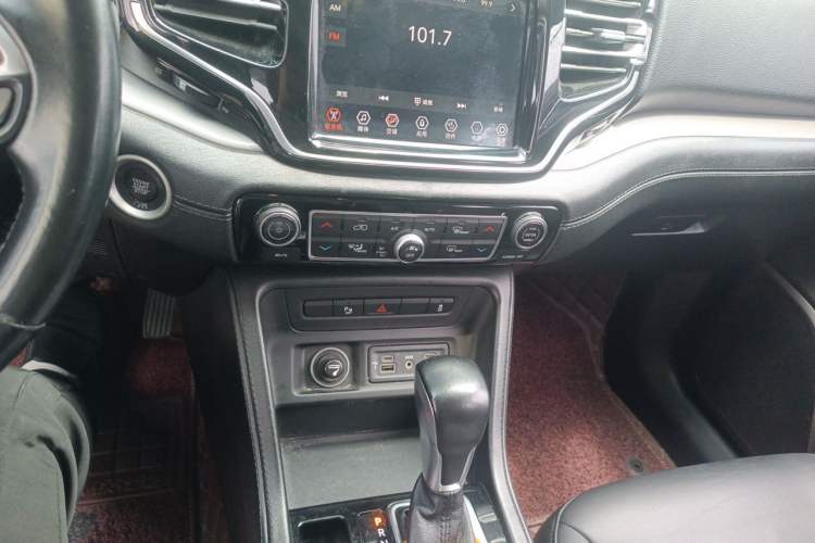 Used Jeep Commander 2018 2.0T Two-Wheel Drive Enjoyment Version China VI Audio And AC Panel