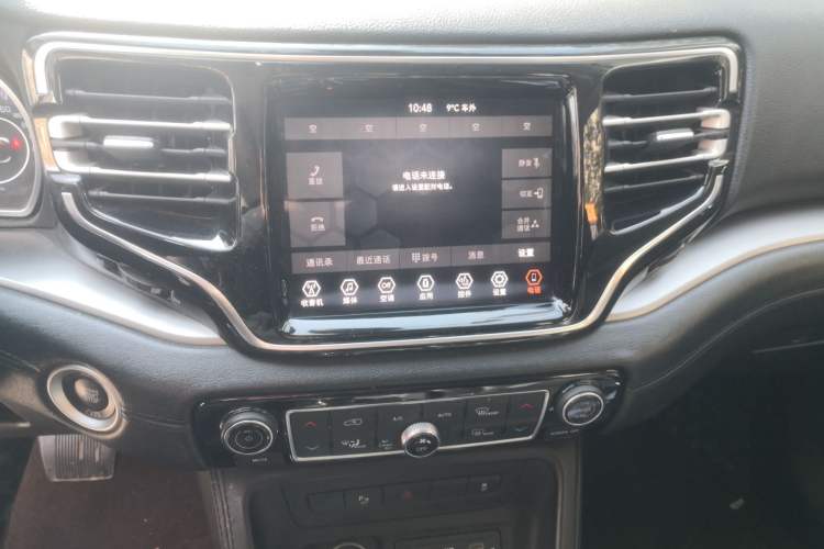 Used Jeep Commander 2018 2.0T Two-Wheel Drive Enjoy Edition China V Audio And AC Panel