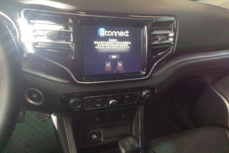 Used Jeep Commander 2018 2.0T Two-Wheel Drive Enjoy Edition China V Audio And AC Panel
