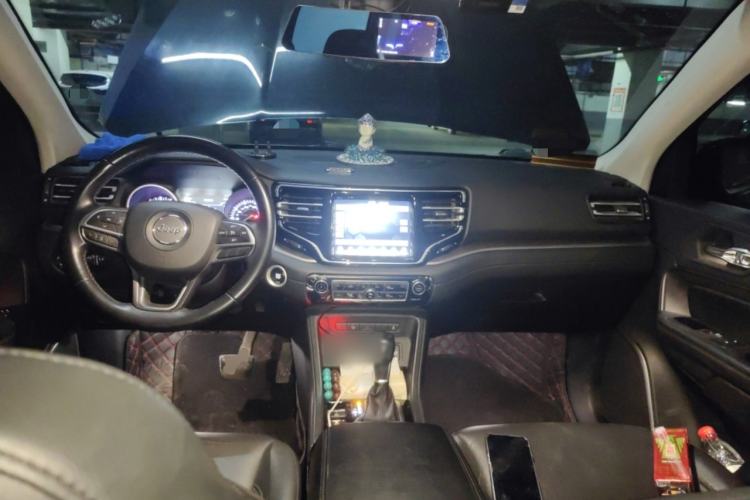 Used Jeep Commander 2018 2.0T Two-Wheel Drive Enjoyment Version China VI Emission Standard Center Console