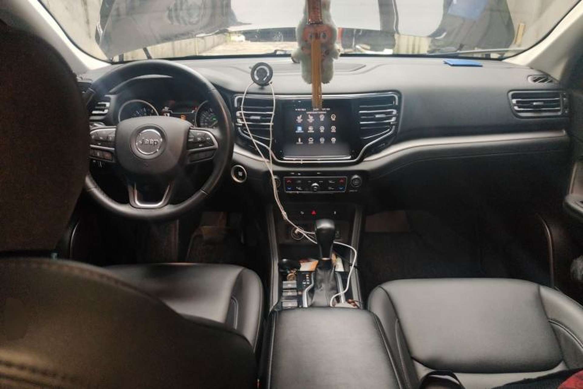 Used Jeep Commander 2018 2.0T Two-Wheel Drive Enjoyment Version China VI Emission Standard Center Console