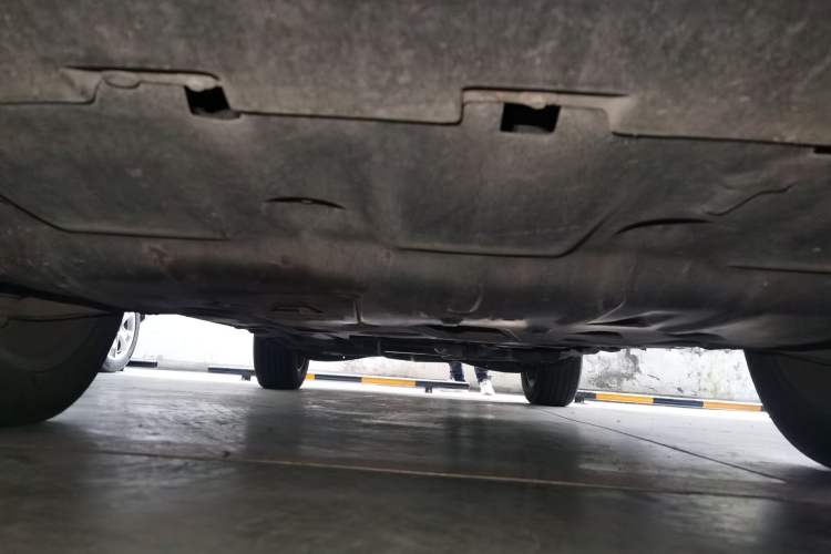Used Jeep Commander 2018 2.0T Two-Wheel Drive Enjoyment Version China VI Emission Standard Chassis Front