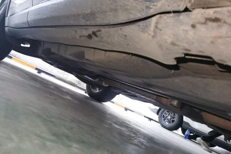 Used Jeep Commander 2018 2.0T Two-Wheel Drive Enjoyment Version China VI Emission Standard Chassis Front Right