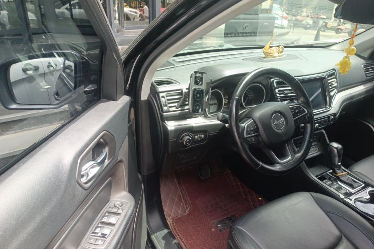Used Jeep Commander 2018 2.0T Two-Wheel Drive Enjoyment Version China VI Driver Seat
