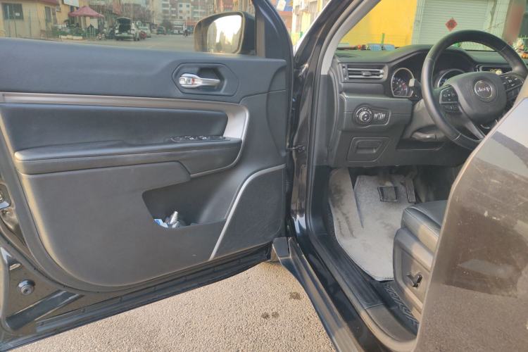 Used Jeep Commander 2018 2.0T Two-Wheel Drive Enjoy Edition China V Driver Seat