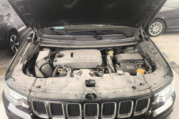 Used Jeep Commander 2018 2.0T Two-Wheel Drive Enjoyment Version China VI Emission Standard Engine Bay