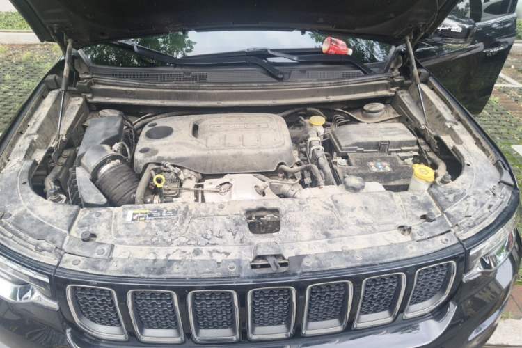 Used Jeep Commander 2018 2.0T Two-Wheel Drive Enjoyment Version China VI Emission Standard Engine Bay