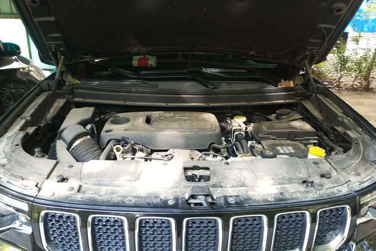 Used Jeep Commander 2018 2.0T Two-Wheel Drive Enjoyment Version China VI Emission Standard Engine Bay