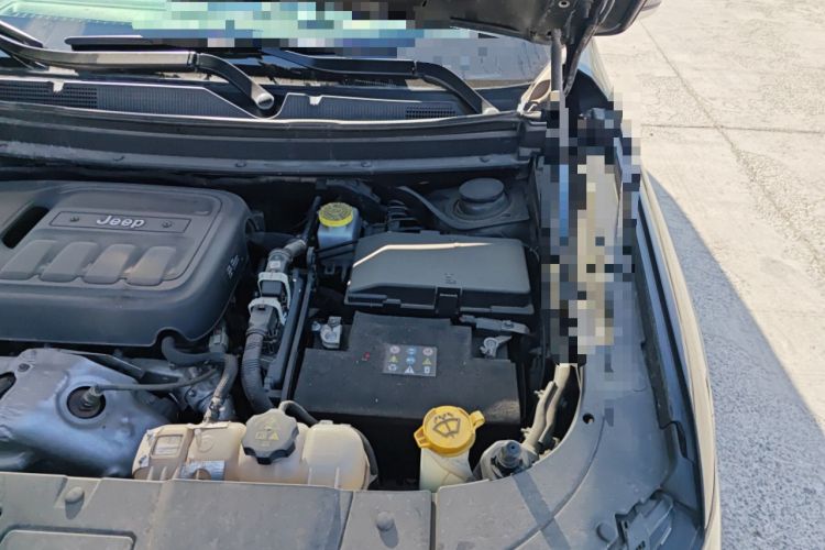 Used Jeep Commander 2018 2.0T Two-Wheel Drive Enjoy Edition China V Engine Bay Left