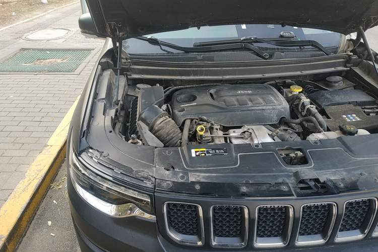 Used Jeep Commander 2018 2.0T Four-Wheel Drive Prestige Edition China V Engine Bay Right