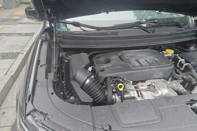 Used Jeep Commander 2018 2.0T Two-Wheel Drive Enjoy Edition China V Engine Bay Right