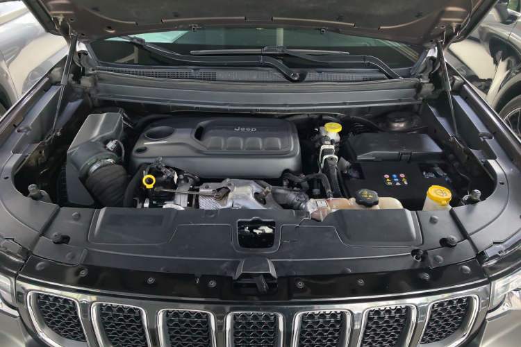 Used Jeep Commander 2018 2.0T Four-Wheel Drive Prestige Edition China V Engine Bay