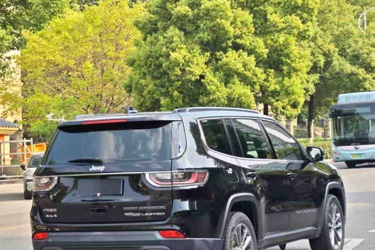 Used Jeep Commander 2018 2.0T Two-Wheel Drive Enjoy Edition China V Exterior 3