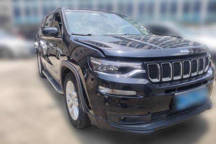 Used Jeep Commander 2018 2.0T Two-Wheel Drive Enjoy Edition China V Front Right 45 Deg