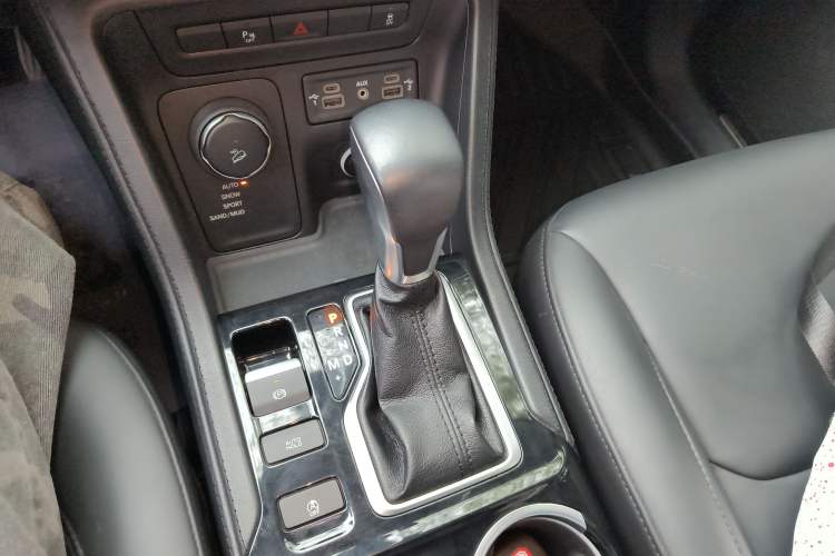 Used Jeep Commander 2018 2.0T Four-Wheel Drive Prestige Edition China V Gear Lever