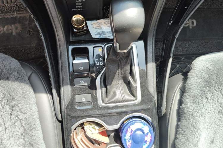 Used Jeep Commander 2018 2.0T Four-Wheel Drive Prestige Edition China V Gear Lever