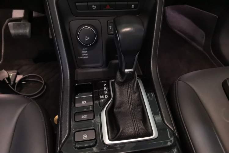 Used Jeep Commander 2018 2.0T Four-Wheel Drive Prestige Edition China V Gear Lever