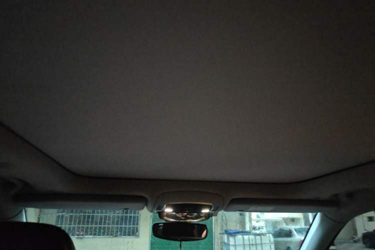 Used Jeep Commander 2018 2.0T Two-Wheel Drive Enjoyment Version China VI Emission Standard Headliner